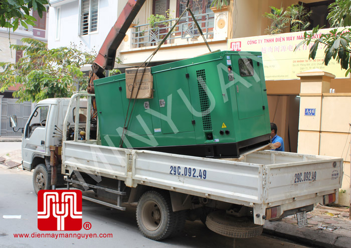 Tổ máy CUMMINS 180KVA có vỏ giao tại Hà Nội ngày 14.11.2011