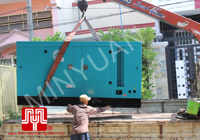 Tổ máy CUMMINS 100KVA giao khách hàng Hồ Chí Minh ngày 26.4.2011