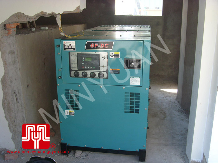 Tổ máy CUMMINS 100KVA bàn giao khách hàng Hà Nội ngày 25.4.2012