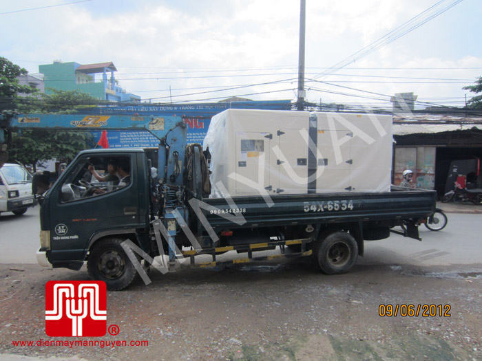 Tổ máy CUMMINS 100KVA bàn giao khách hàng Hồ Chí Minh ngày 9.6.2012