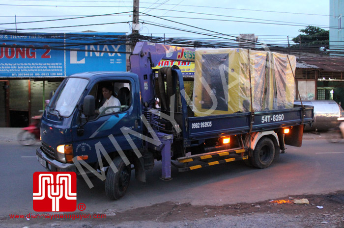 Tổ máy CUMMINS 100KVA có vỏ giao tại Hồ Chí Minh ngày 28.12.2011