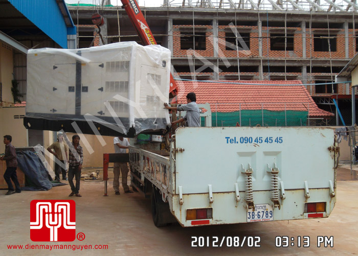 Tổ máy CUMMINS 140KVA bàn giao khách hàng Campuchia ngày 2.8.2012