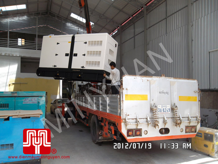 Tổ máy CUMMINS 140KVA bàn giao khách hàng Campuchia ngày 19.7.2012