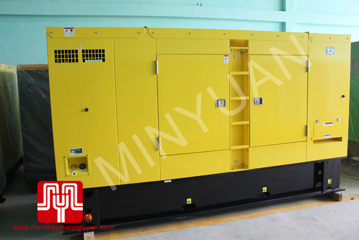 Tổ máy CUMMINS 140KVA có vỏ giao tại Campuchia ngày 07.12.2011