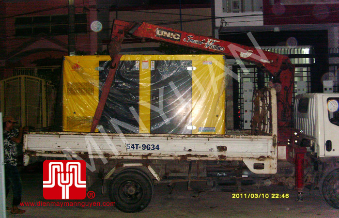 Tổ máy CUMMINS 200KVA giao khach hàng TP Hồ Chí Minh ngày 10.3.2011