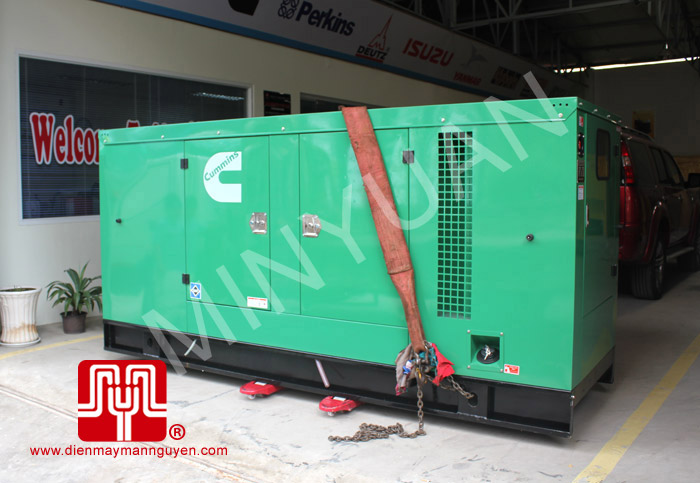 Tổ máy CUMMINS 200KVA giao khách hàng Hồ Chí Minh ngày 20.4.2011