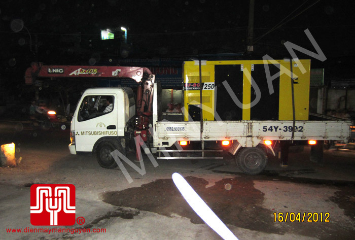 Tổ máy CUMMINS 250KVa bàn giao khách hàng Hồ Chí Minh ngày 16.4.2012