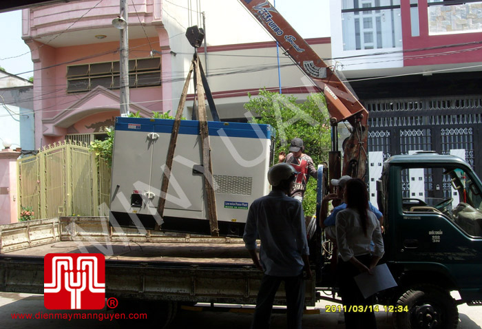 Tổ máy CUMMINS 25KVA giao khách hàng Hồ Chí Minh ngày 14.3.2011