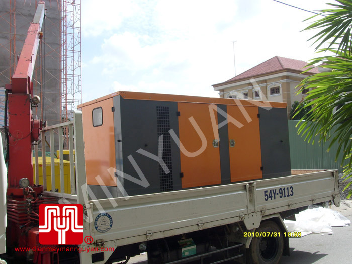 Tổ máy phát điện có vỏ CUMMINS 300KVA giao cho khách hàng T.P Hồ Chí Minh ngày 31.07.2010