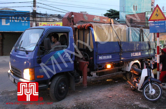 2 tổ máy CUMMINS 40KVA có vỏ giao tại Hồ Chí Minh 28.12.2011