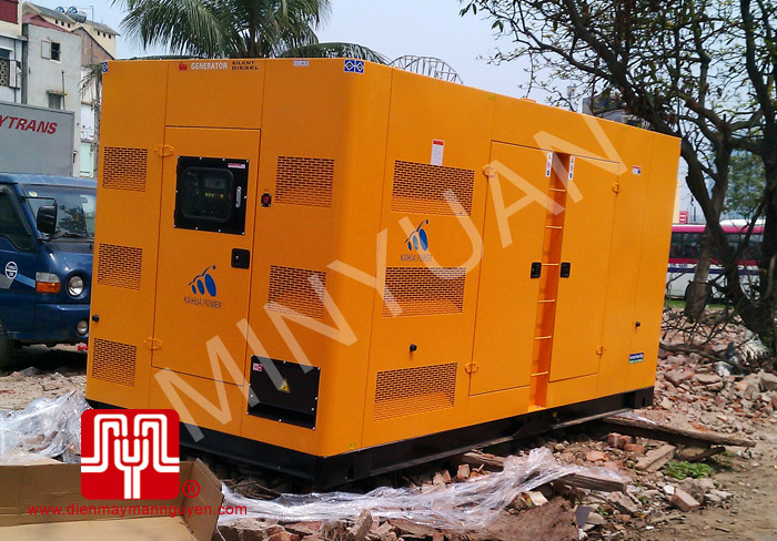 Tổ máy CUMMINS 700KVA giao khách hàng Hà Nội ngày 12.4.2011