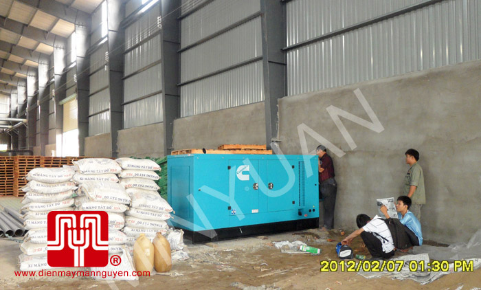 Tổ máy CUMMINS có vỏ công suất 120KVA bàn giao khách hàng Cần Thơ ngày 7.2.2012