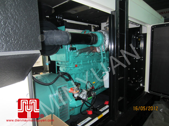 Tổ máy có vỏ động cơ CUMMINS 350KVA bàn giao khách hàng T.P Hồ Chí Minh ngày 16.5.2012