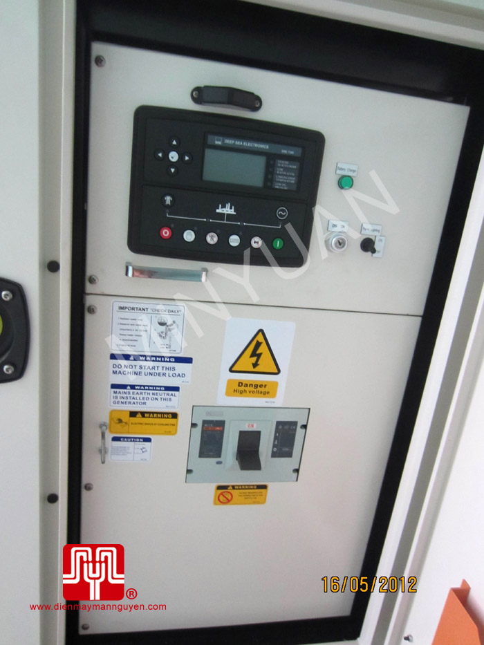 Tổ máy có vỏ động cơ CUMMINS 350KVA bàn giao khách hàng T.P Hồ Chí Minh ngày 16.5.2012