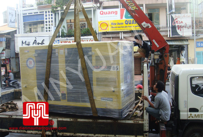 Tổ máy CUMMINS 85KVA có vỏ giao tại Nha Trang ngày 17.11.2011