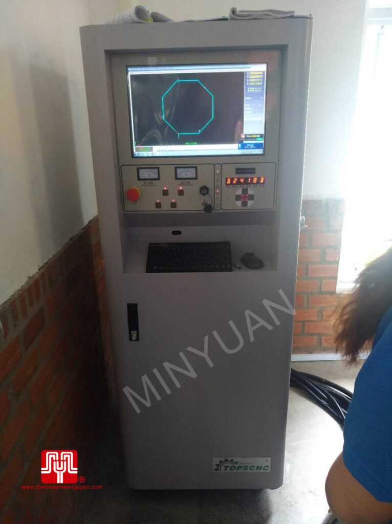 Máy cắt dây CNC 7740ZG bàn giao TPHCM 30/10/2017