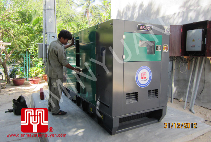 Tổ máy phát điện CUMMINS 100KVA bàn giao khách hàng Hồ Chí Minh ngày 31.12 2012