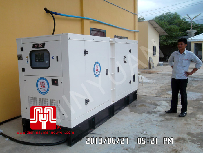 Tổ máy phát điện có vỏ CUMMINS 200KVA bàn giao khách hàng Campuchia ngày 28.6.2013