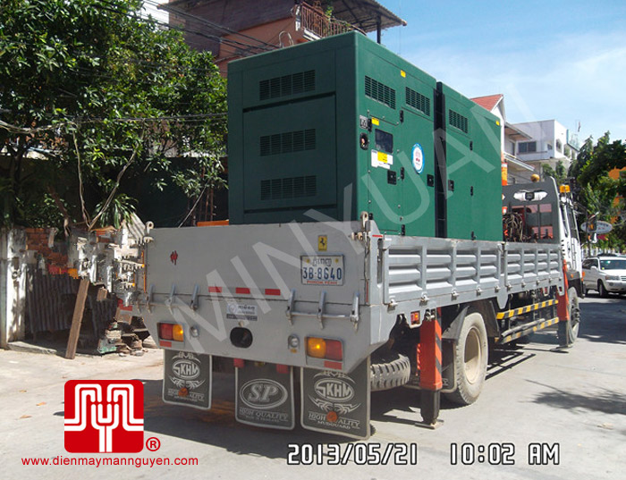 Tổ máy phát điện có vỏ CUMMINS 350KVA  bàn giao khách hàng Campuchia ngày 21.5.2013