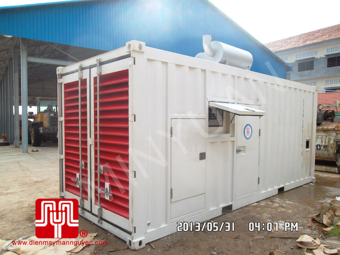 Tổ máy phát điện có vỏ CUMMINS 1000KVA bàn giao khách hàng Campuchia ngày 31.5.2013