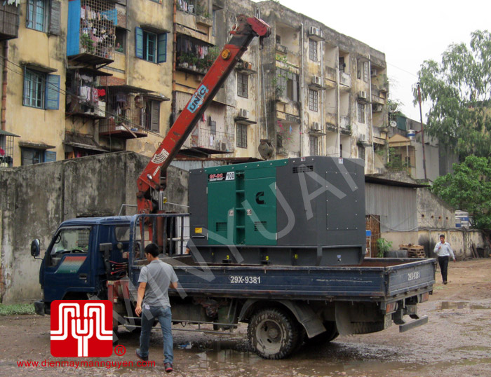 Tổ máy phát điện có vỏ CUMMINS 100KVA bàn giao khách hàng Hà Nội ngày 11.6.2013