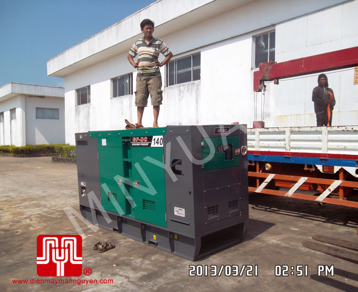 Tổ máy phát điện có vỏ CUMMINS 140KVA bàn giao khách hàng Campuchia ngày 21.3.2013