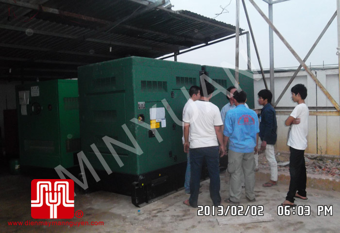 Tổ máy phát điện có vỏ CUMMINS 375KVA bàn giao khách hàng Campuchia ngày 02.02.2013