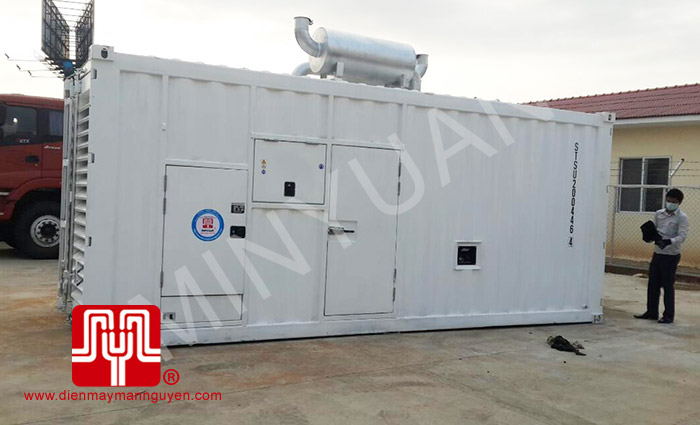 Máy phát điện Cummins 1000kva có vỏ cách âm giao tại Cambodia 10/04/2014