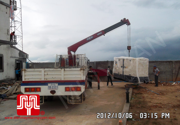 Tổ máy CUMMINS 100KVA bàn giao khách hàng Campuchia ngày 6.10.2012