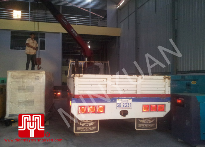 Tổ máy CUMMINS 140KVA giao khách hàng Campuchia ngày 30.8.2012