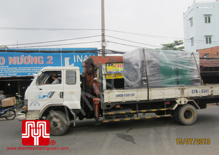 Tổ máy phát điện có vỏ CUMMINS 200KVA bàn giao khách hàng HCM ngày 15.7.2013