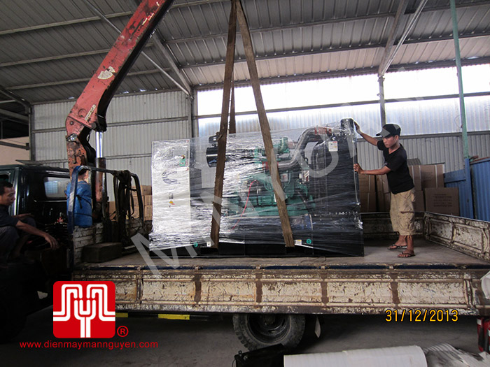 Máy phát điện Cummins 200kva bàn giao tại TPHCM 31/12/2013