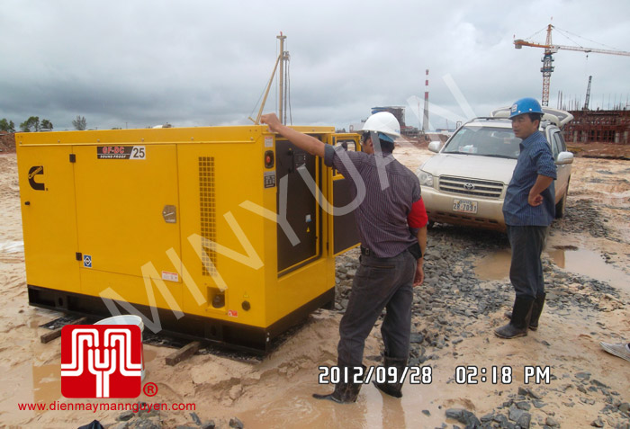 Tổ máy có vỏ CUMMINS 25KVA bàn giao khách hàng Campuchia ngày 28.9.2012