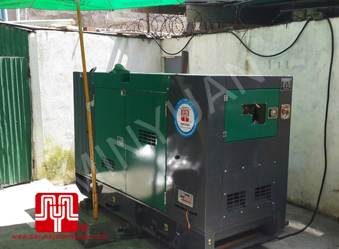 Máy phát điện Cummins 25kva có vỏ cách âm giao tại Cambodia 30/10/2013