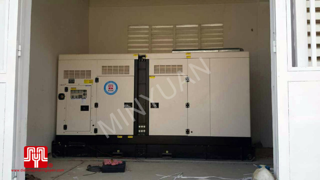 Máy phát điện Cummins 350kva bàn giao hải quan Cambodia 16/03/2015