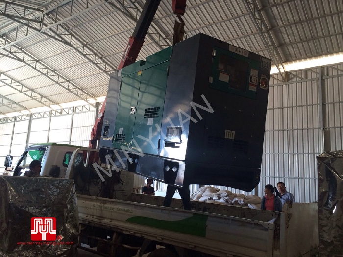 Máy phát điện Cummins 40kva có vỏ cách âm bàn giao tại Cambodia 08/12/2014