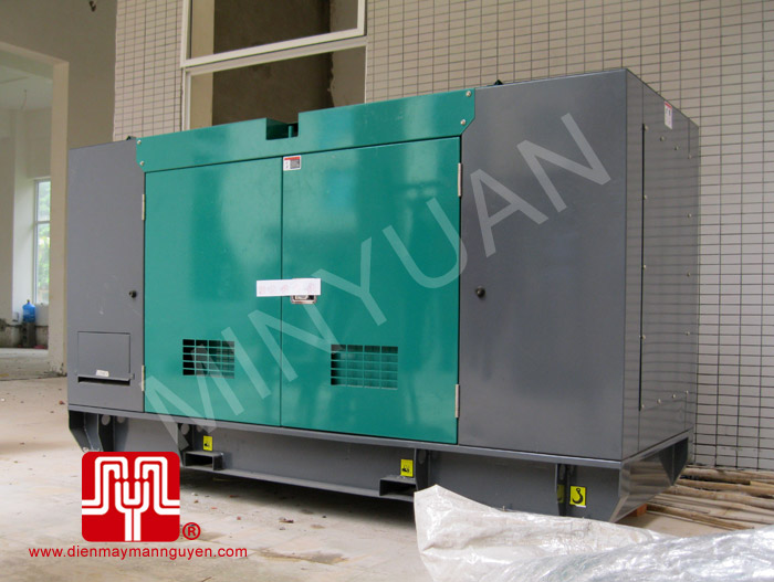 Tổ máy phát điện có vỏ CUMMINS 40KVA bàn giao khách hàng Hà Nội ngày 17.7.2013