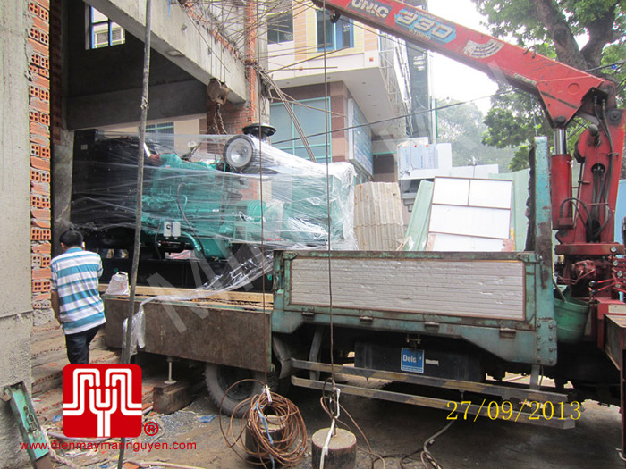 Máy phát điện loại trần Cummins 450kva giao tại TP.HCM 27.09.2013