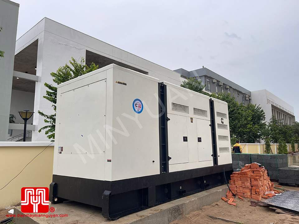 Máy phát điện Cummins 680kva bàn giao 01/12/2021