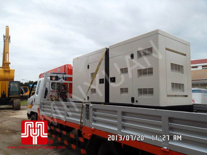 02 Tổ máy phát điện có vỏ CUMMINS 100KVA và 140KVA  bàn giao khách hàng Campuchia ngày 20.7.2013