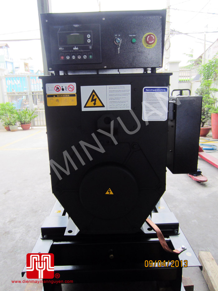 03 Tổ máy phát điện trần CUMMINS 100KVA bàn giao khách hàng HCM ngày 9.4.2013