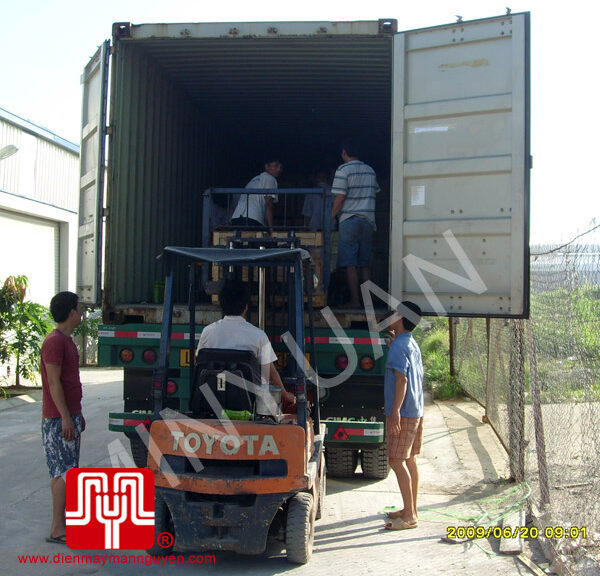 Xuống hàng Container máy phát ngày 20.06.2009